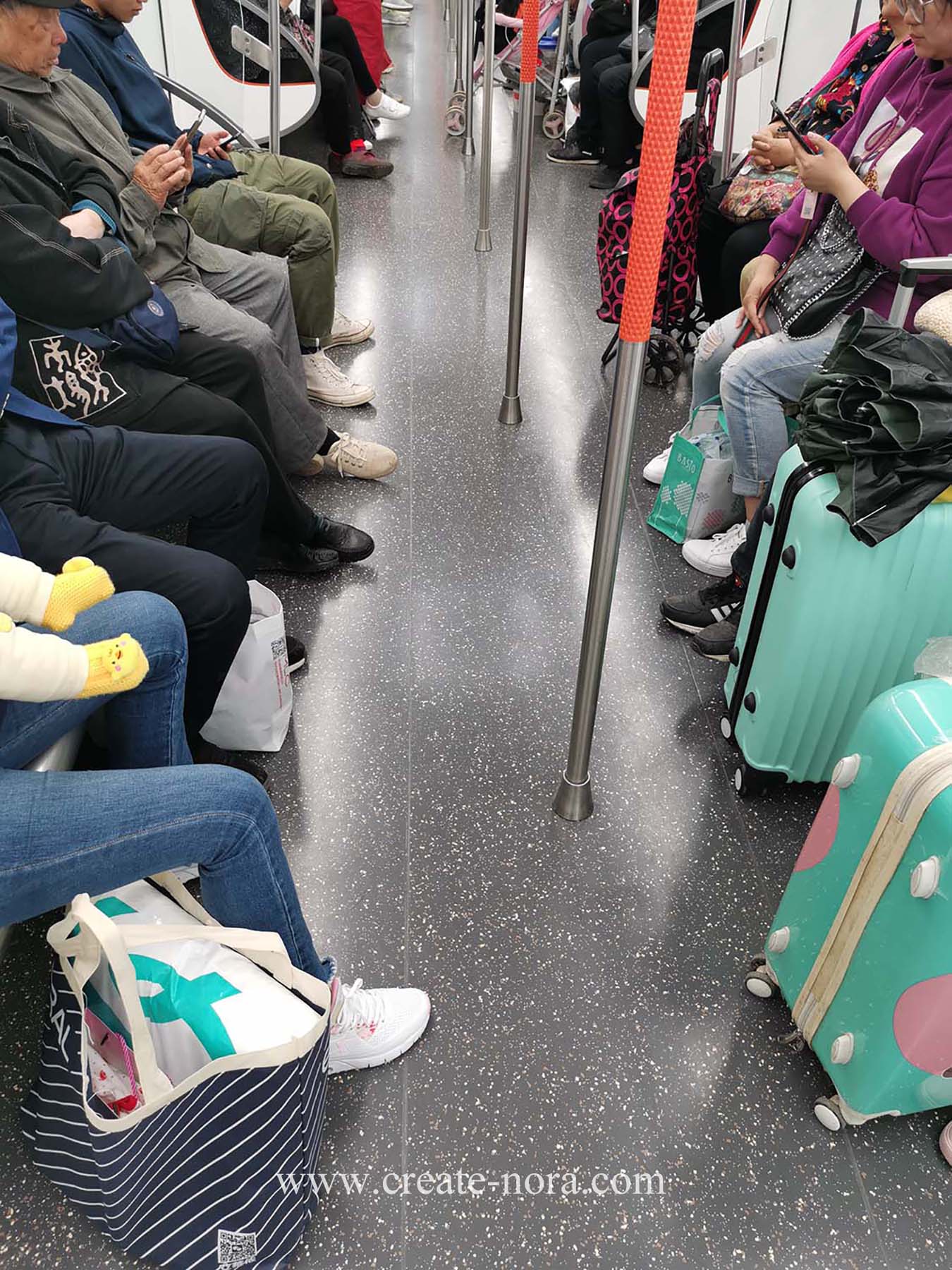 the photo of nora rubber flooring in Wuhan Metro 3